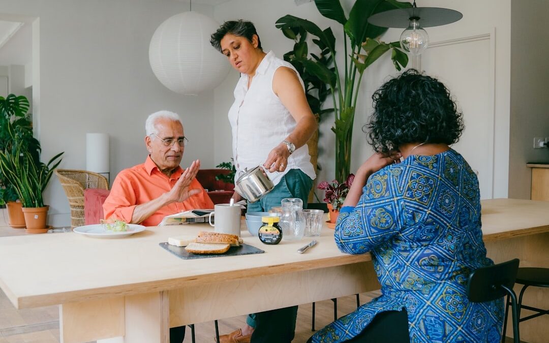 Fluid and Nutrition Training for Caregivers: Food Safety, Hydration, and Mealtime Support